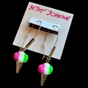 BETSEY JOHNSON St. Patrick’s Neapolitan Ice Cream Cone Dangle Earrings NEW NWT